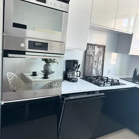 Nowa - Komfortowe 61m2 - 3 Pokoje, Garaz, Klimatyzacja