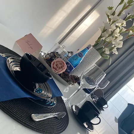 Nowa - Komfortowe 61m2 - 3 Pokoje, Garaz, Klimatyzacja