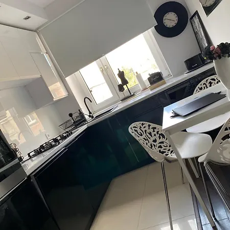Nowa - Komfortowe 61m2 - 3 Pokoje, Garaz, Klimatyzacja Apartment