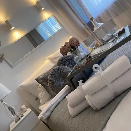 Nowa - Komfortowe 61m2 - 3 Pokoje, Garaz, Klimatyzacja Lägenhet