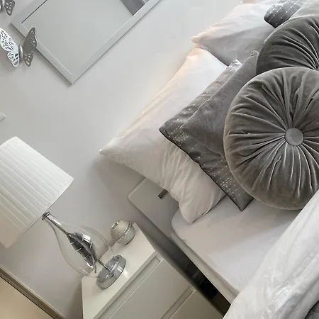 Nowa - Komfortowe 61m2 - 3 Pokoje, Garaz, Klimatyzacja