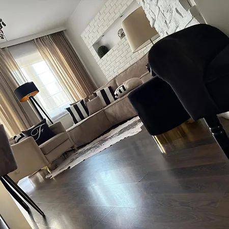 Nowa - Komfortowe 61m2 - 3 Pokoje, Garaz, Klimatyzacja 公寓