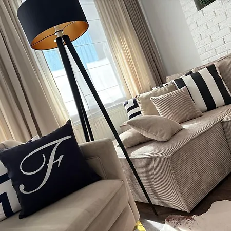 公寓 Nowa - Komfortowe 61m2 - 3 Pokoje, Garaz, Klimatyzacja *