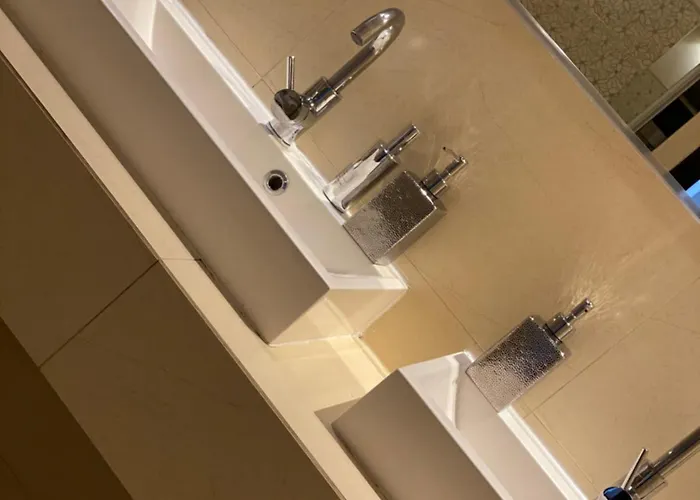 Nowa - Komfortowe 61m2 - 3 Pokoje, Garaz, Klimatyzacja * 比得哥什