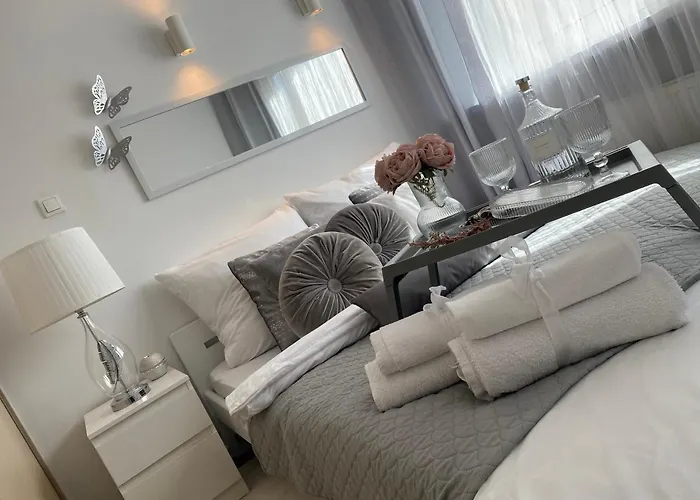 Nowa - Komfortowe 61m2 - 3 Pokoje, Garaz, Klimatyzacja Apartment