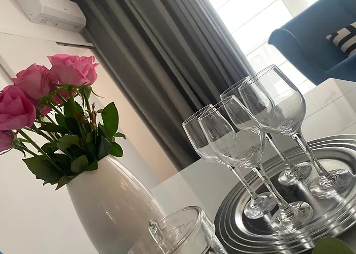 Nowa - Komfortowe 61m2 - 3 Pokoje, Garaz, Klimatyzacja Apartment Bydgoszcz