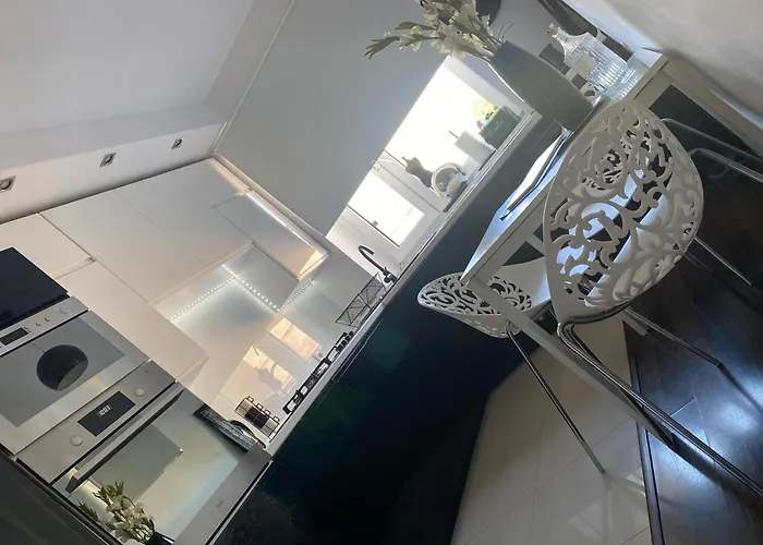 Nowa - Komfortowe 61m2 - 3 Pokoje, Garaz, Klimatyzacja 公寓 *