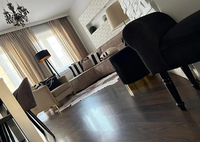 Nowa - Komfortowe 61m2 - 3 Pokoje, Garaz, Klimatyzacja 公寓