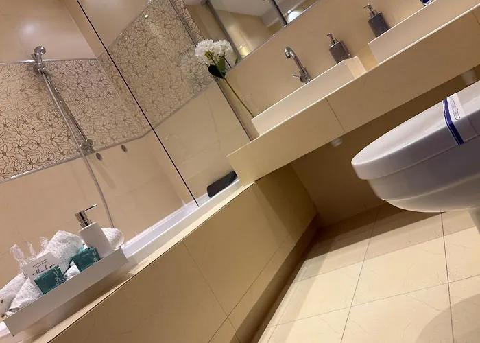 Nowa - Komfortowe 61m2 - 3 Pokoje, Garaz, Klimatyzacja * 比得哥什