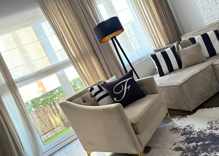 Nowa - Komfortowe 61m2 - 3 Pokoje, Garaz, Klimatyzacja Apartment